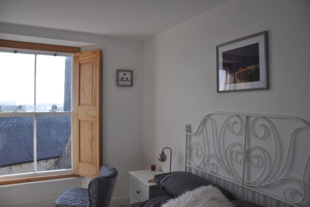 Modern Flat With Island Views In Heart Of Tenby Eksteriør bilde