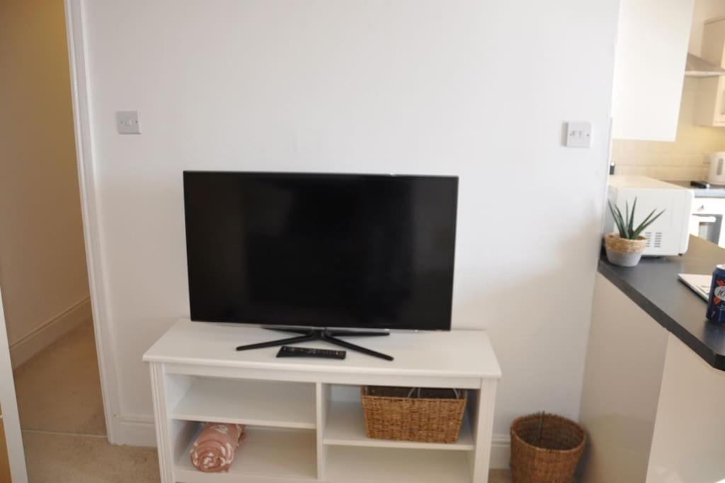 Modern Flat With Island Views In Heart Of Tenby Eksteriør bilde